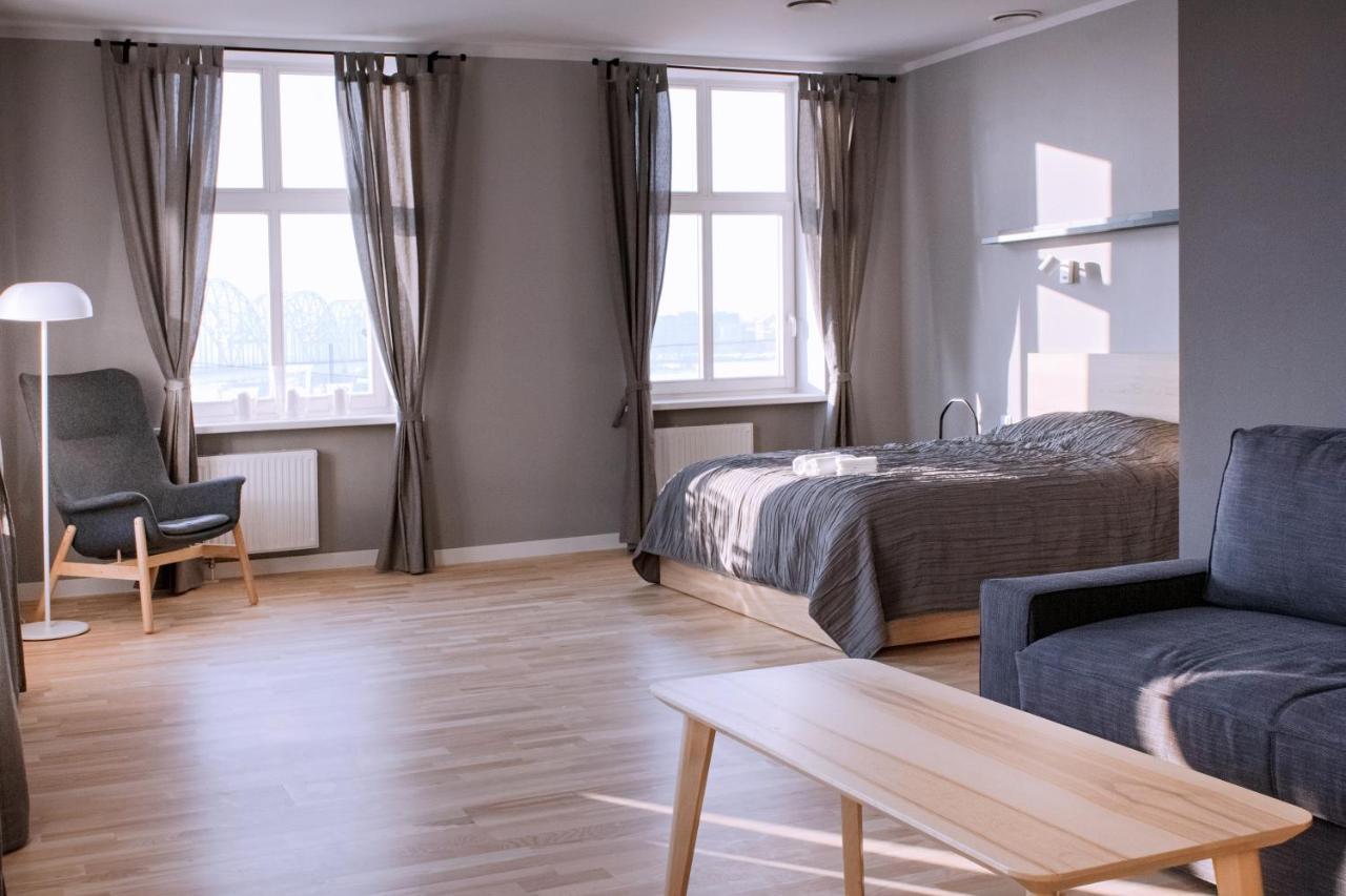 Modern Apartment In Old Riga With A River View Ngoại thất bức ảnh